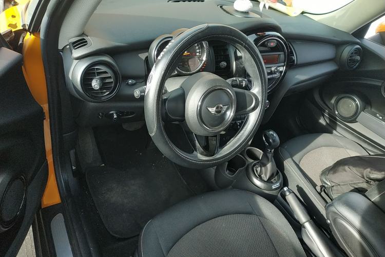 Used  MINI 2014 1.2T ONE
