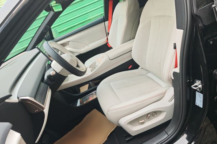 Used ONVO L60 2024 60 kWh All-Wheel Drive
