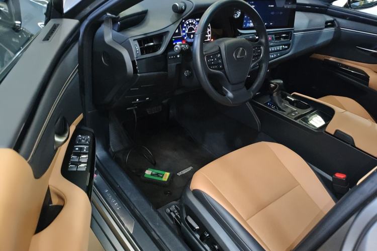 Used Lexus ES 2023 200 Excellence Edition