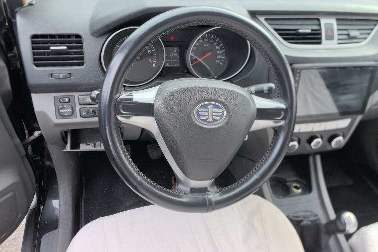 Used FAW Senya S80 2013 1.5L Manual 7-Seater Urban Fashion Edition
