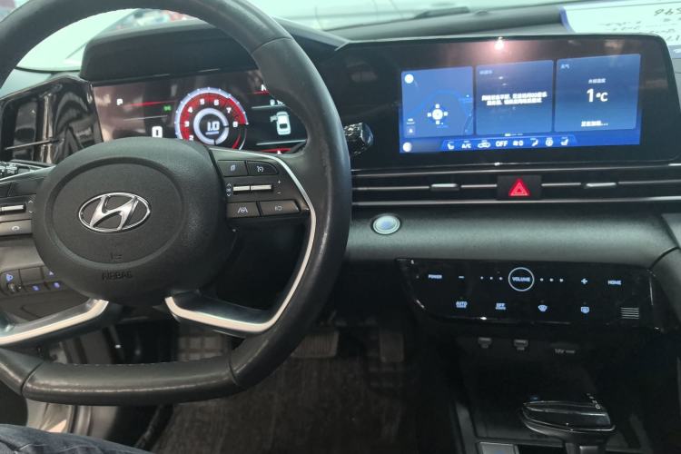 Used Hyundai Elantra 2021 1.5L CVT LUX Prestige Edition