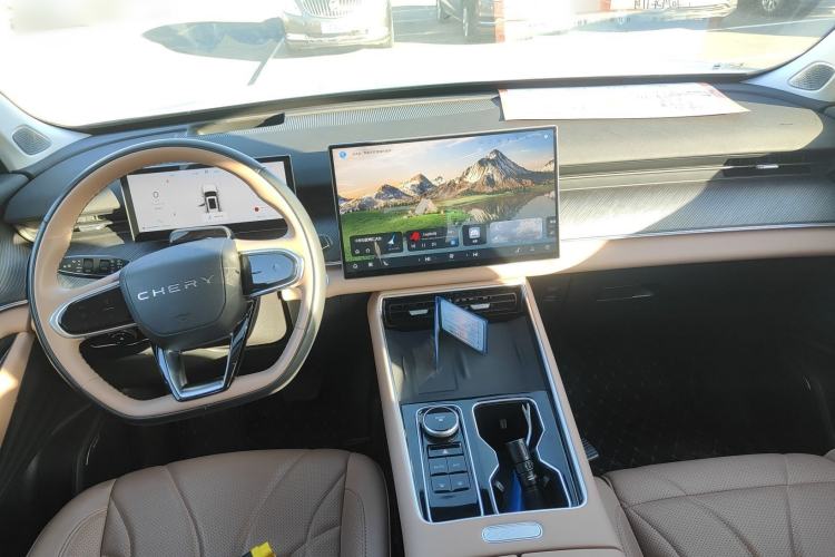 Used Chery Tiggo 8 L 2024 2.0T Two-Wheel Drive Prestige Version 5 Seats
