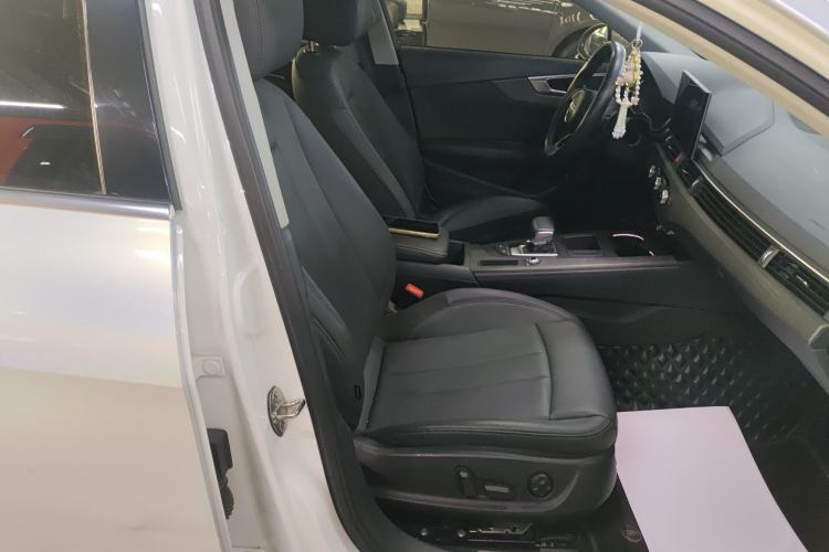 Used Audi A4L 2022 40 TFSI Stylish and Elegant Edition
