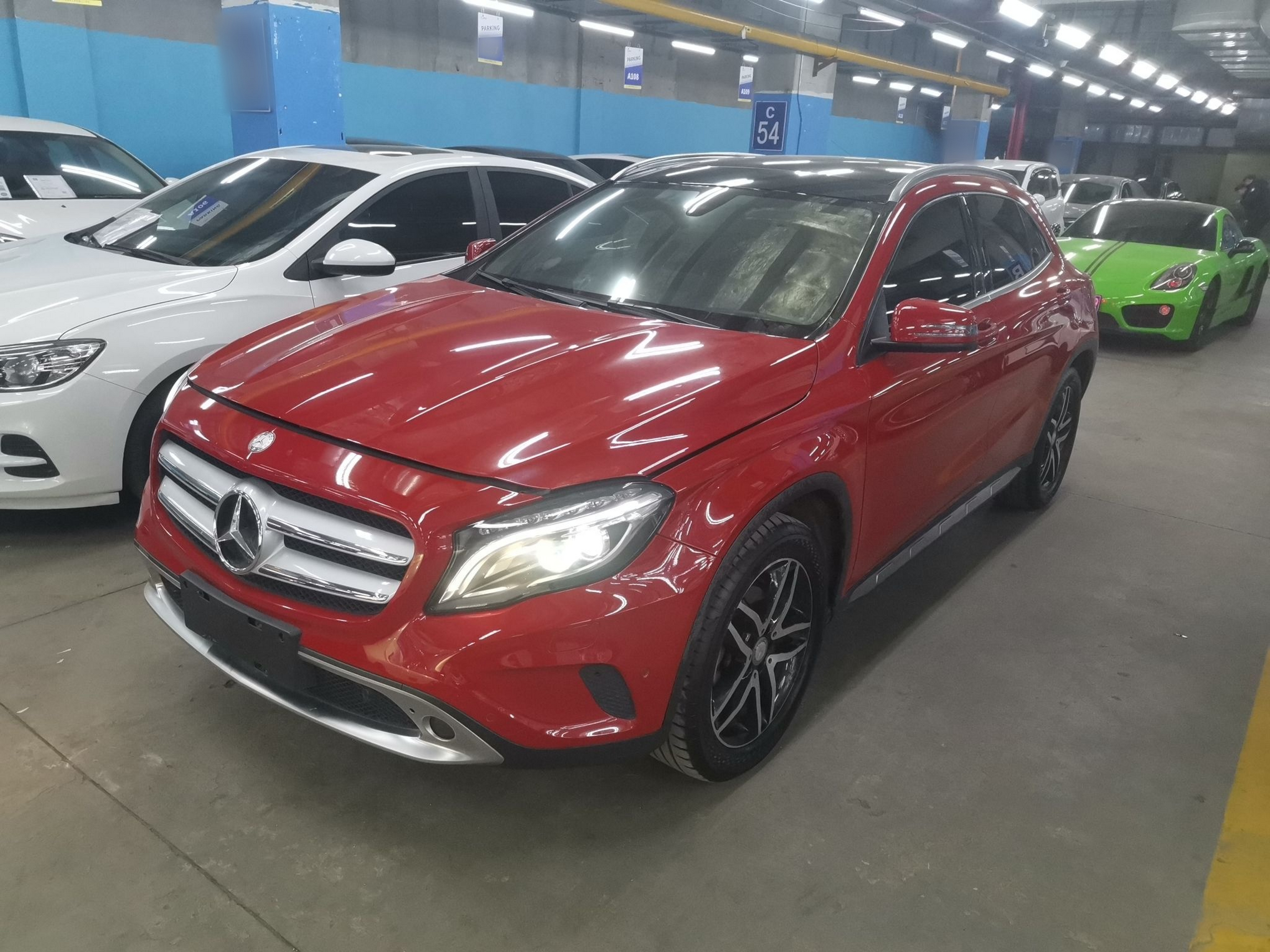 Под передней частью автомобиля