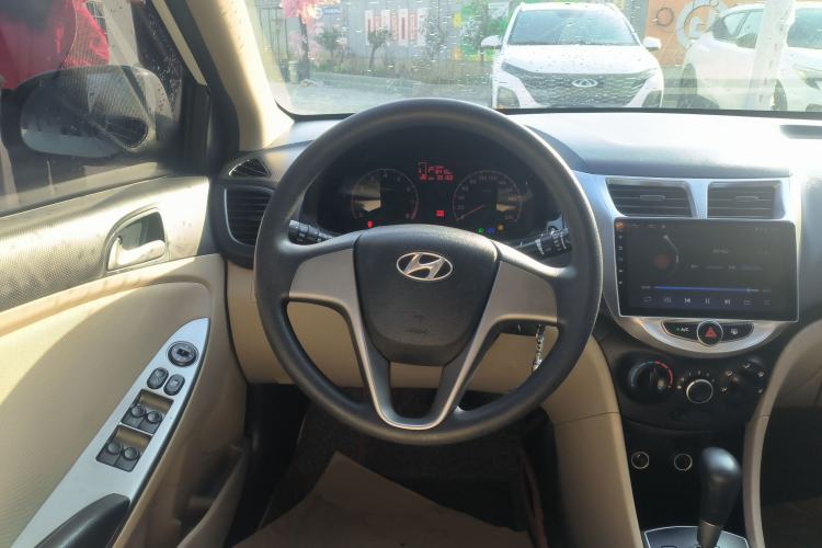 Used Hyundai Verna 2014 1.4L Automatic Smart GLS