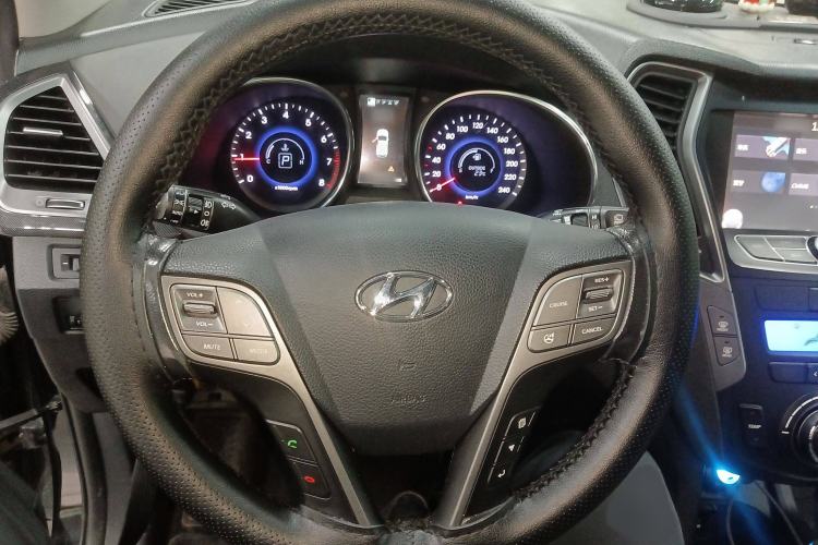 Used Hyundai Santa Fe 2013 2.4L Automatic Two-Wheel Drive Smart Version
