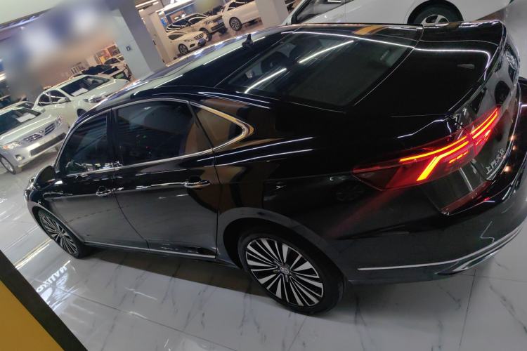 Used Volkswagen Passat 2019 330TSI Luxury Edition China VI Standard
