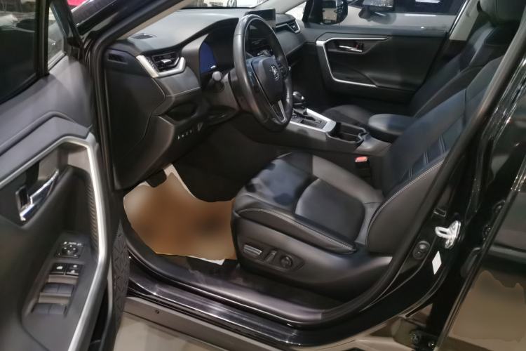 Used Toyota RAV4 2023 2.0L CVT Two-Wheel Drive Fashion Plus Edition
