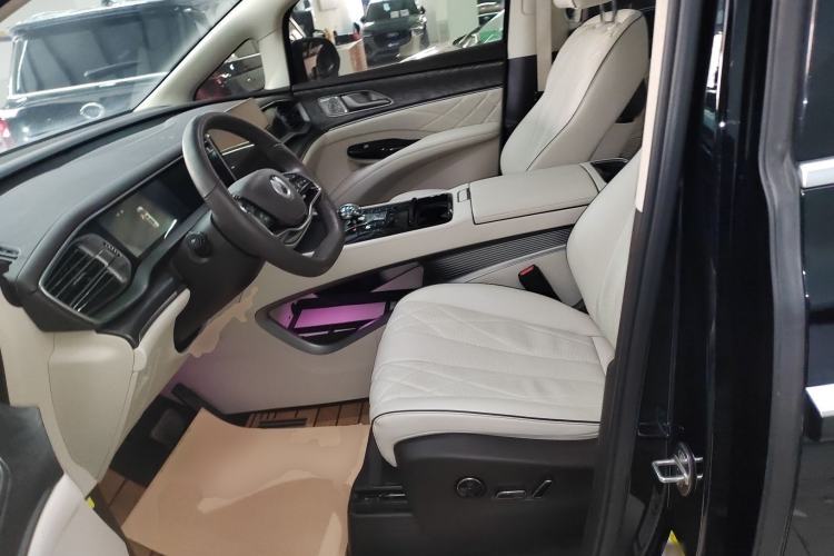 Used Denza D9 2024 DM-i 1050 Luxury Model