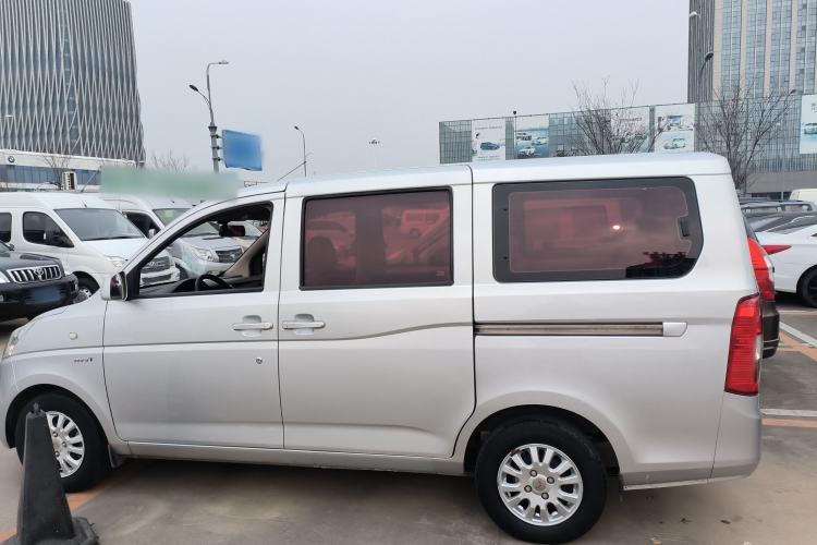 Used Wuling Rongguang V 2016 1.5L Standard Version
