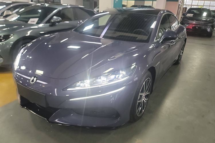 Used Denza Z9 2024 630 km All-Wheel Drive Max Version
