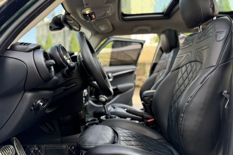 Used  MINI 2016 2.0T COOPER S Five-Door Edition
