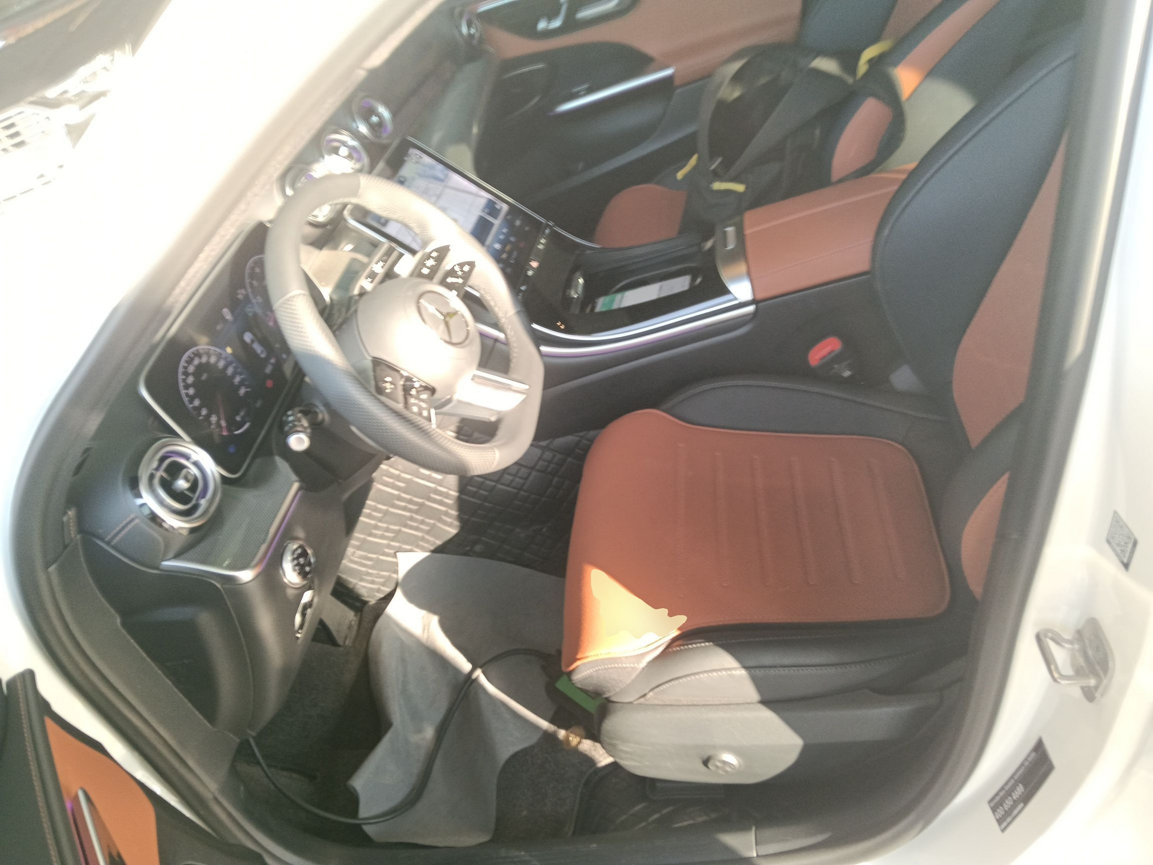 المقاعد الأمامية داخل السيارة