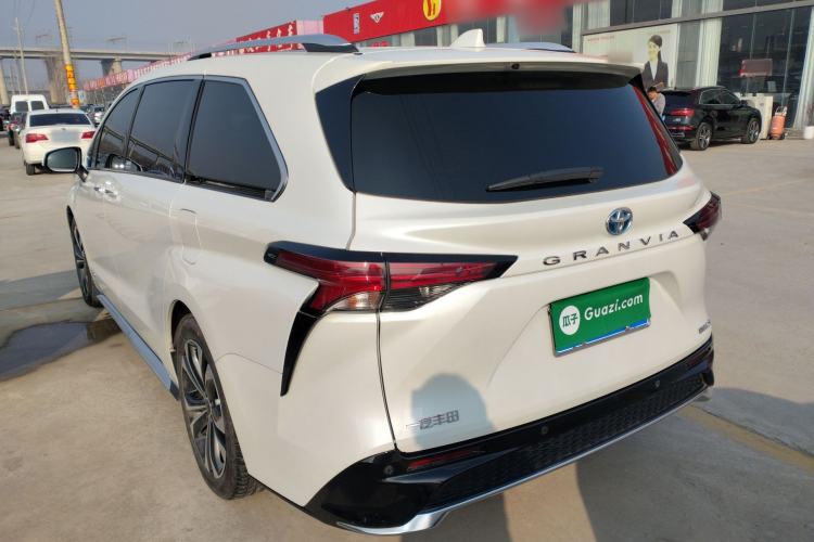 Used Toyota Granvia 2023 2.5L Hybrid Prestige PLUS Edition