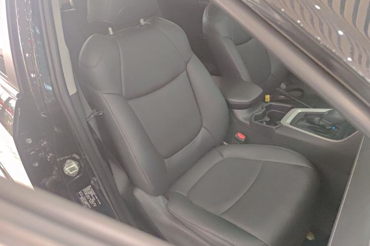 Used Toyota RAV4 2023 2.0L CVT Two-Wheel Drive Fashion Edition
