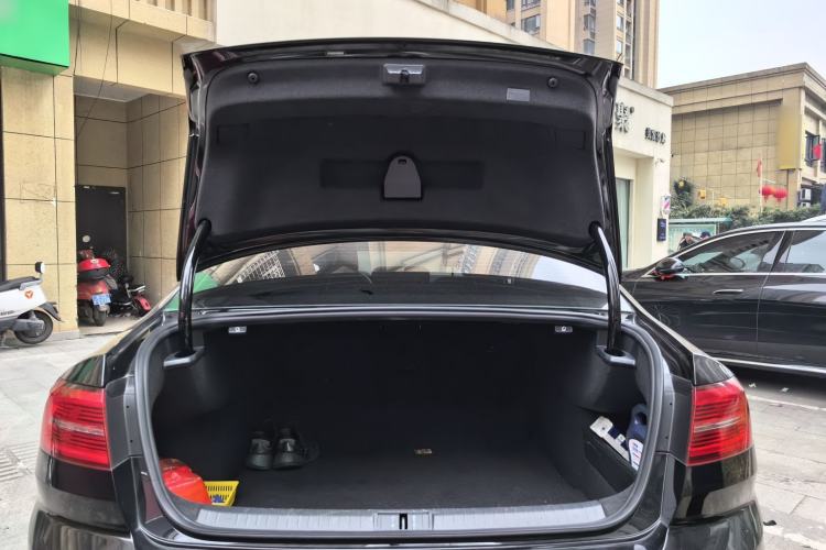 Used Volkswagen Magotan 2017 330TSI DSG Luxury Model
