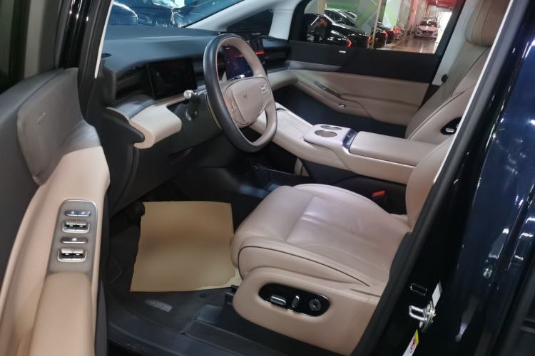 Used XPeng X9 2025 740 Ultra-Long Range Max
