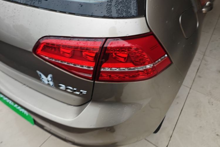 Used Volkswagen Golf 2016 1.6L Automatic Fashion Model