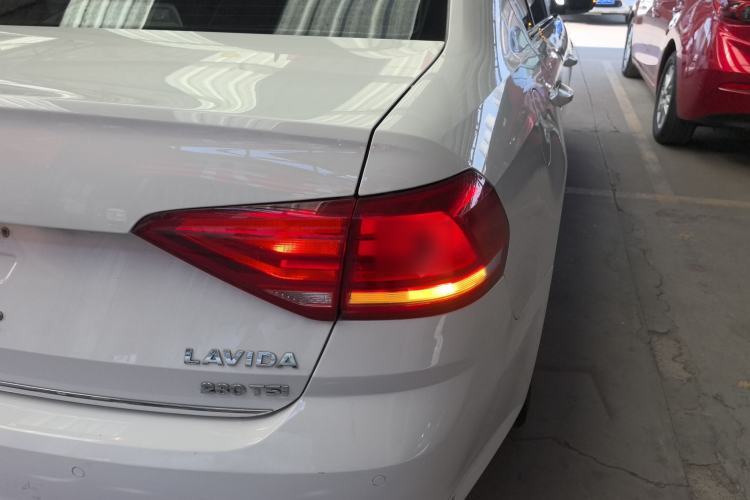 Used Volkswagen Lavida 2017 230TSI DSG Comfort Edition
