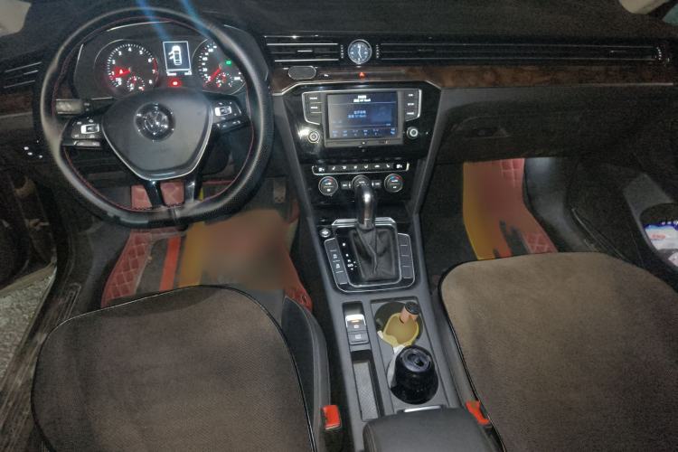 Used Volkswagen Magotan 2017 330TSI DSG Luxury Model
