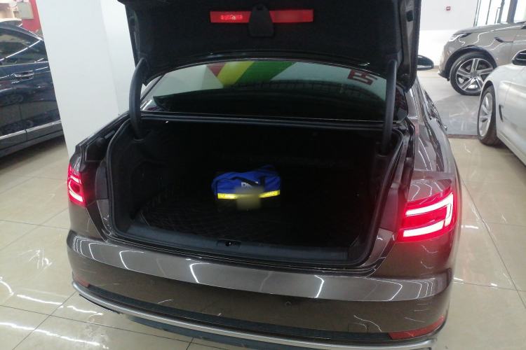 Used Audi A4L 2019 40 TFSI Fashion Edition China VI Emission Standard