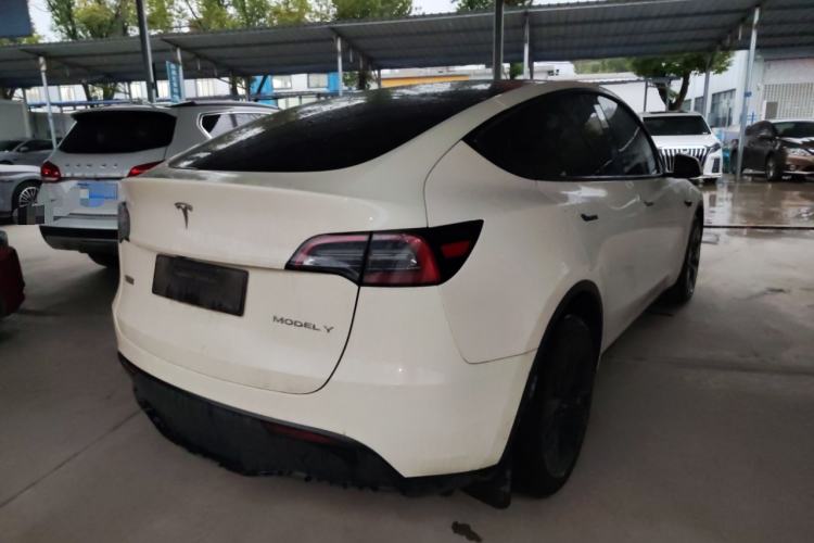 Used Tesla Model Y 2024 Long-Range All-Wheel-Drive Version
