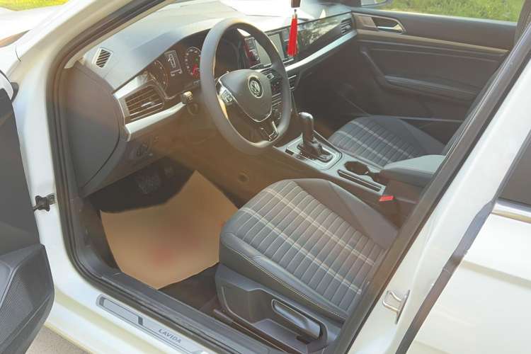 Used Volkswagen Lavida 2019 Hatchback 200TSI DSG Comfort Edition China VI
