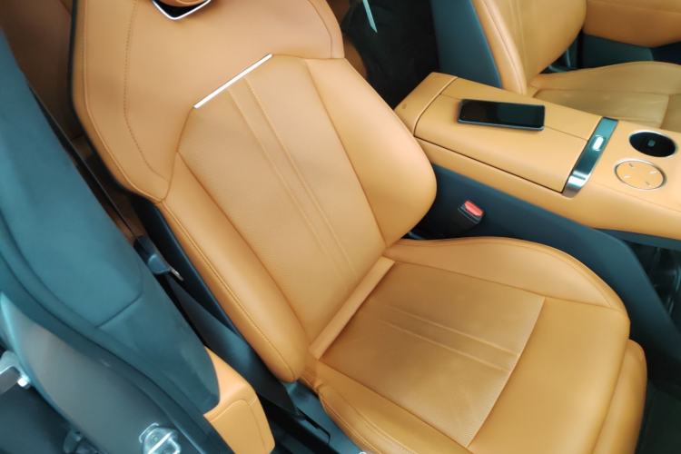 Used  YU7 2025 Ultra-Long Range High-Performance All-Wheel-Drive Max Edition
