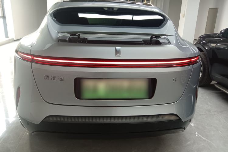 Used  11 2022 Long-Range Dual-Motor Luxury Edition 4 Seats