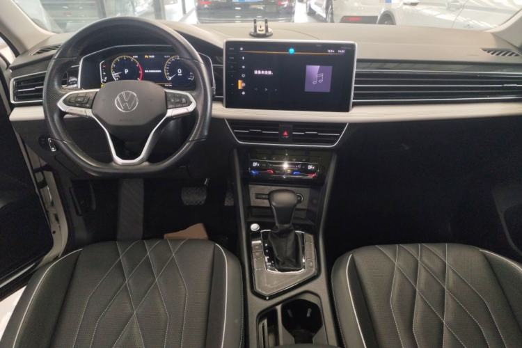 Used Volkswagen Tiguan L 2024 300TSI Automatic Two-Wheel Drive Smart Edition
