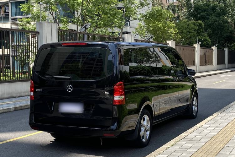 Used Mercedes-Benz Vito 2018 2.0T Elite Version 7 Seats China VI Emission Standard
