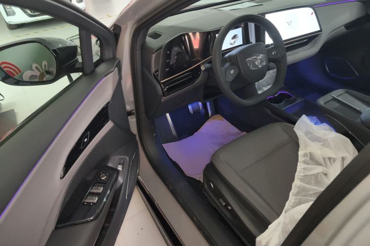 Used Hongqi EH7 2025 600 Smart Selection Edition
