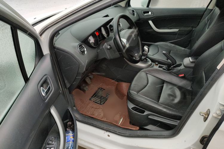 Used Peugeot 408 2013 2.0L Manual Comfort Edition
