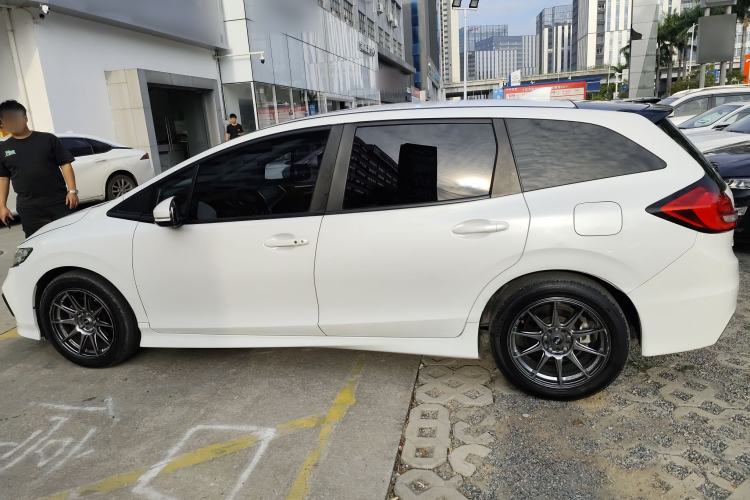 Used Honda Jade 2017 1.8L automatic Comfort version 5 seats
