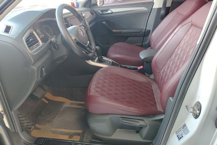 Used Volkswagen T-ROC 2018 230TSI DSG Two-Wheel Drive Advanced Version China V Standard
