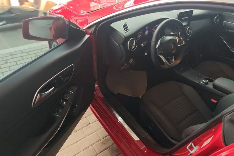 Used Mercedes-Benz CLA 2015 CLA 220 4MATIC
