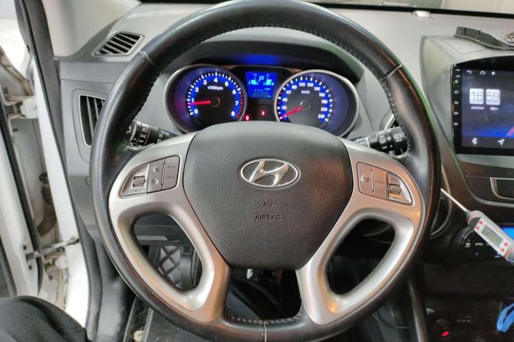 Used Hyundai ix35 2015 2.0L Automatic 2WD Smart Type China IV
