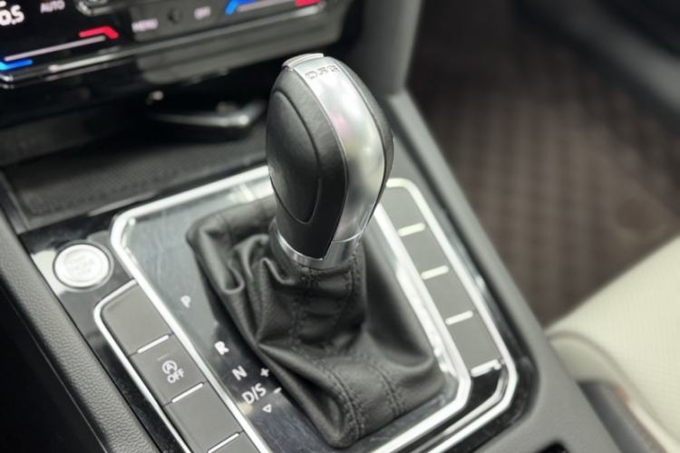 Used Volkswagen Magotan 2023 2 Million Units Commemorative Edition 330TSI DSG Luxury Version
