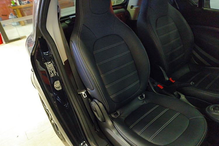 Used  fortwo 2019 0.9T 66kW Hardtop Wind Power Edition China VI
