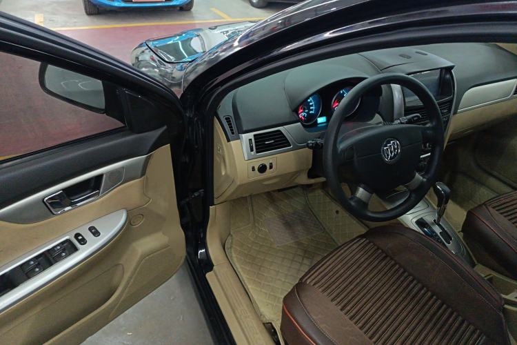 Used Buick Excelle 2013 1.5L Automatic Classic Model
