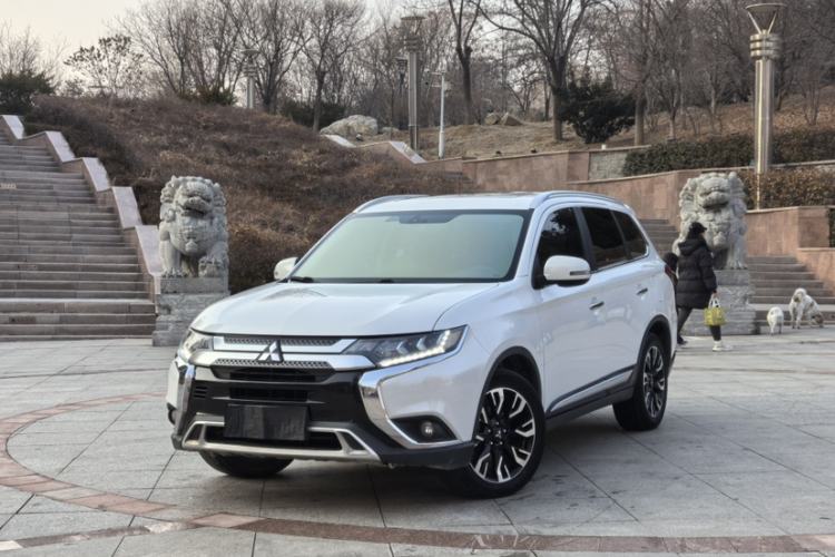 Used Mitsubishi Outlander 2019 2.4L 4x4 Zhi Xiang Edition 5 Seats China VI Standard