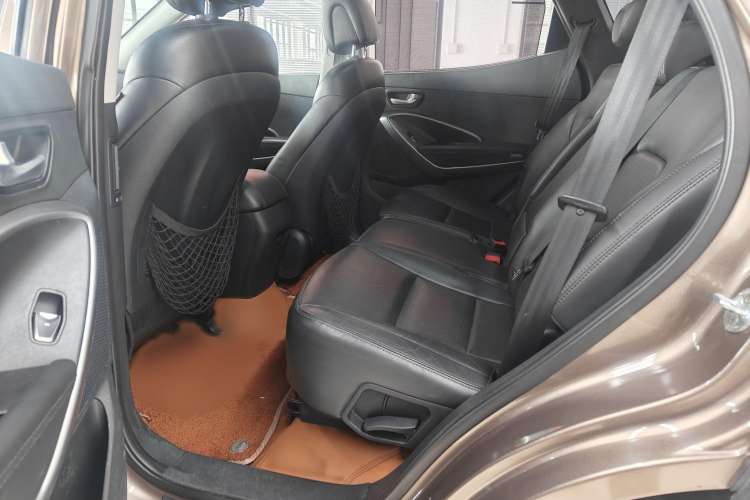 Used Hyundai Santa Fe 2013 2.4L Automatic Two-Wheel Drive Smart Version