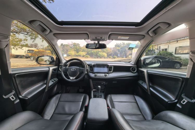 Used Toyota RAV4 2015 2.0L CVT Two-Wheel Drive Fashion Edition
