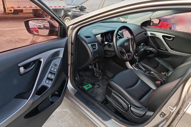 Used Hyundai Elantra 2015 1.6L Automatic Fashion Model
