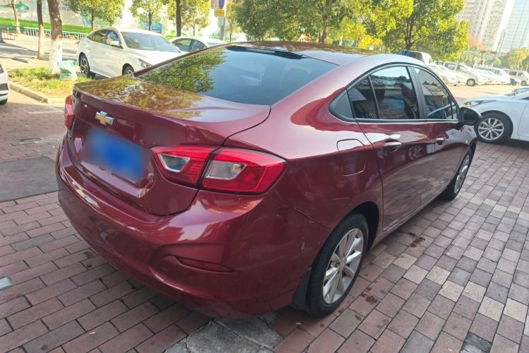 Used Chevrolet Cruze 2018 320 Automatic Pioneer Sunroof Edition
