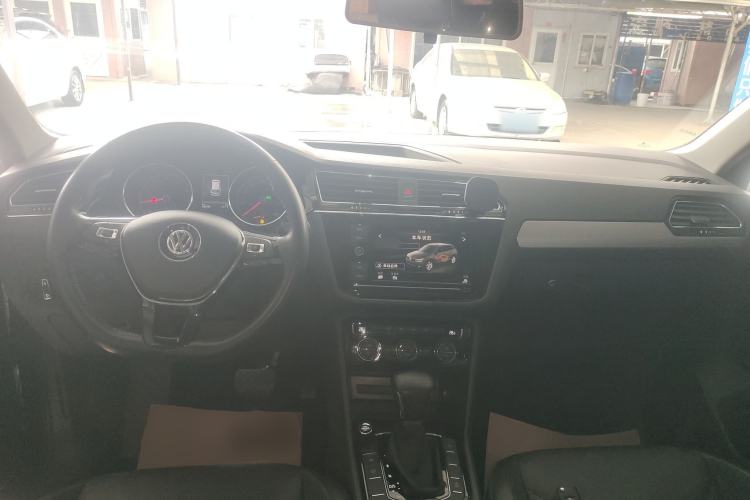 Used Volkswagen Tiguan L 2018 Revised Version 330TSI Automatic Two-Wheel Drive Comfort Edition

