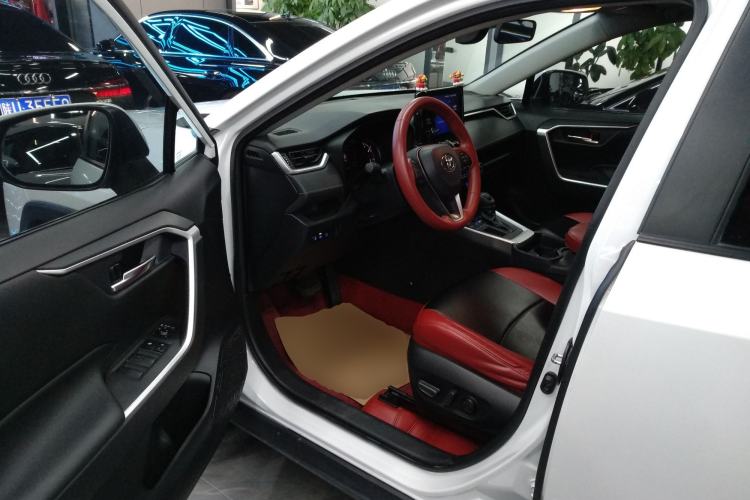 Used Toyota RAV4 2022 2.0L CVT Two-Wheel Drive Fashion Edition