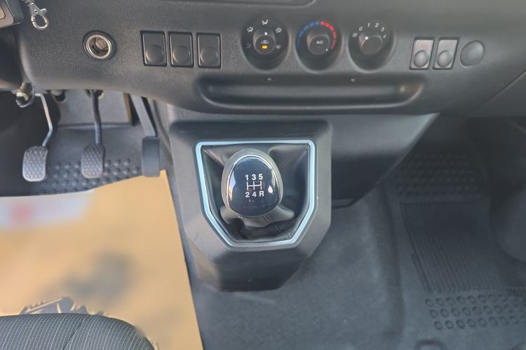 Used JMC Transit 2021 2.8T Space King Standard Version Long Wheelbase Mid-Height Roof Rear Single Tire – Step 6-Seater Diesel China VI Emission Standard JX493
