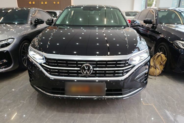 Used Volkswagen Passat 2025 Outstanding Model 380TSI Dragon Glory Edition

