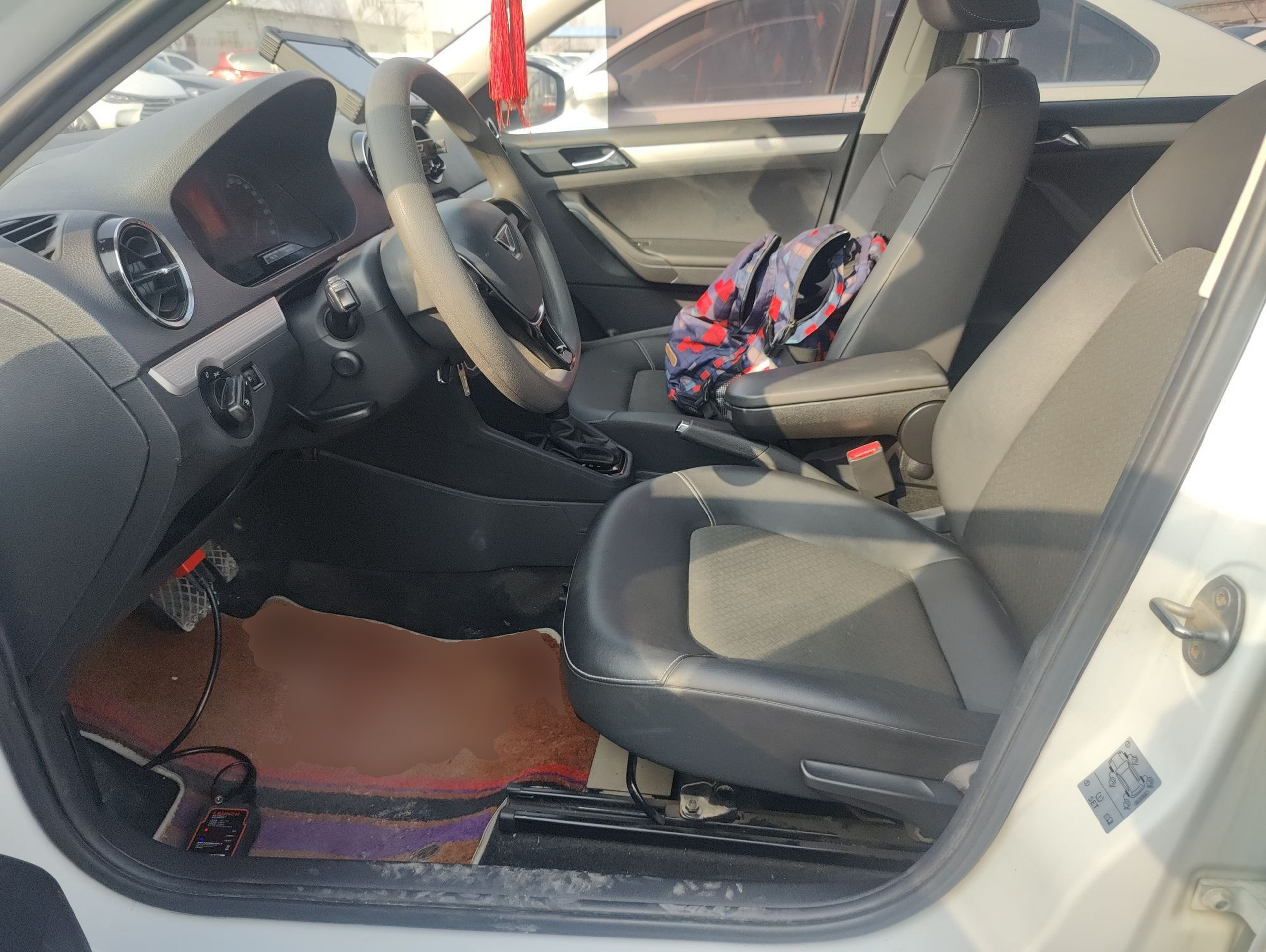 Переднее сиденье в автомобиле